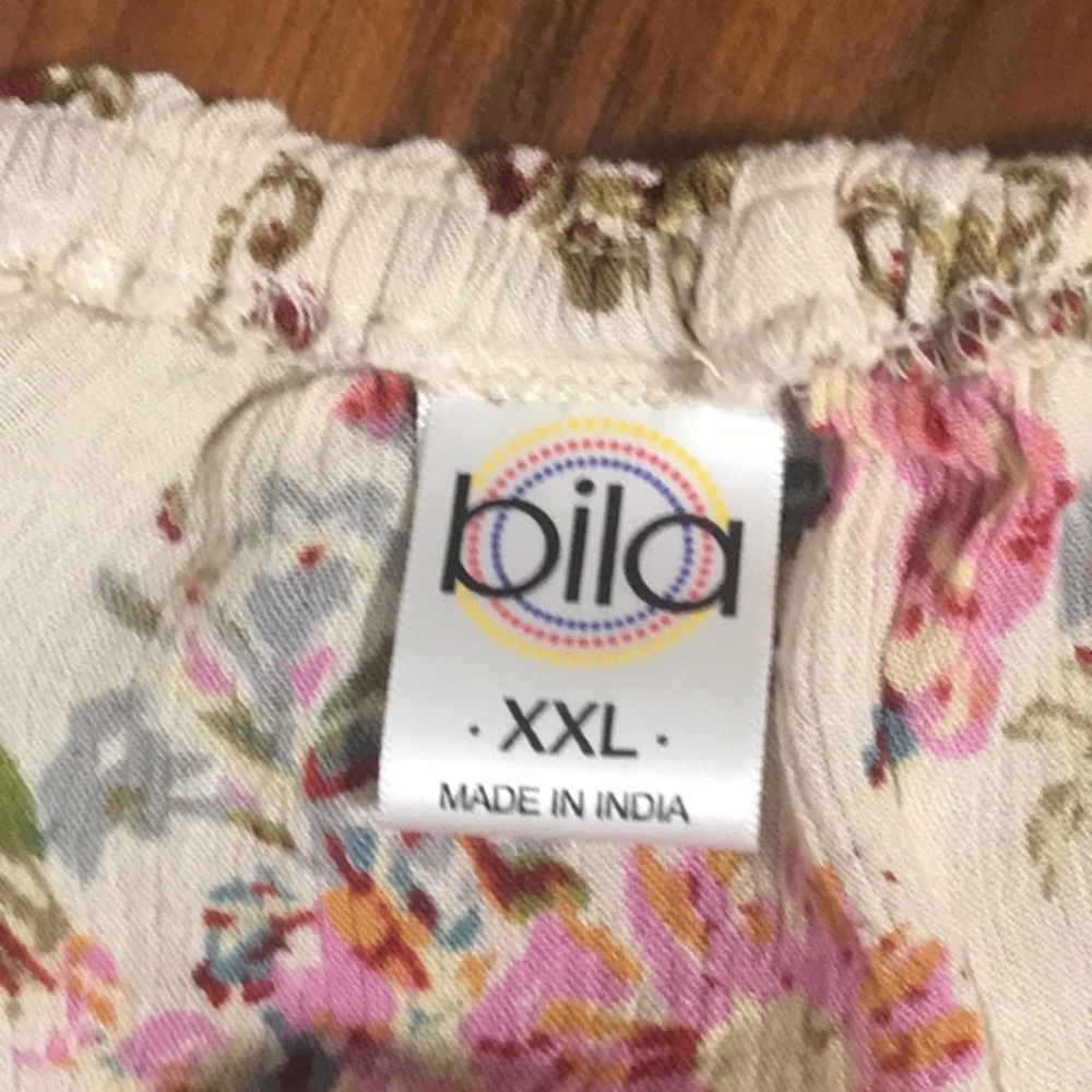 Bila Cream and Pink Peasant Blouse with Ruffled Neckline - Picture 5 of 5